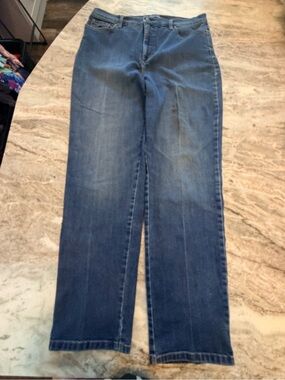 Gloria Vanderbilt Amanda Size 14 Average Medium Wash Stretch Jeans